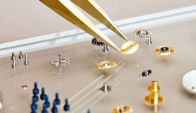 沈阳万国指定维修门店打开表壳